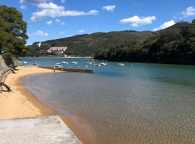 Sokaire De Urdaibai Junto A Mundaka Sukarrieta