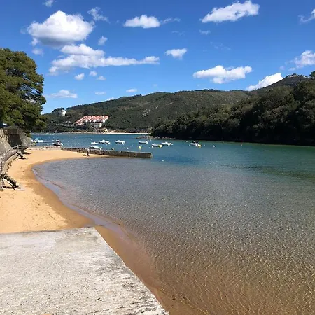 Sokaire De Urdaibai Junto A Mundaka Sukarrieta